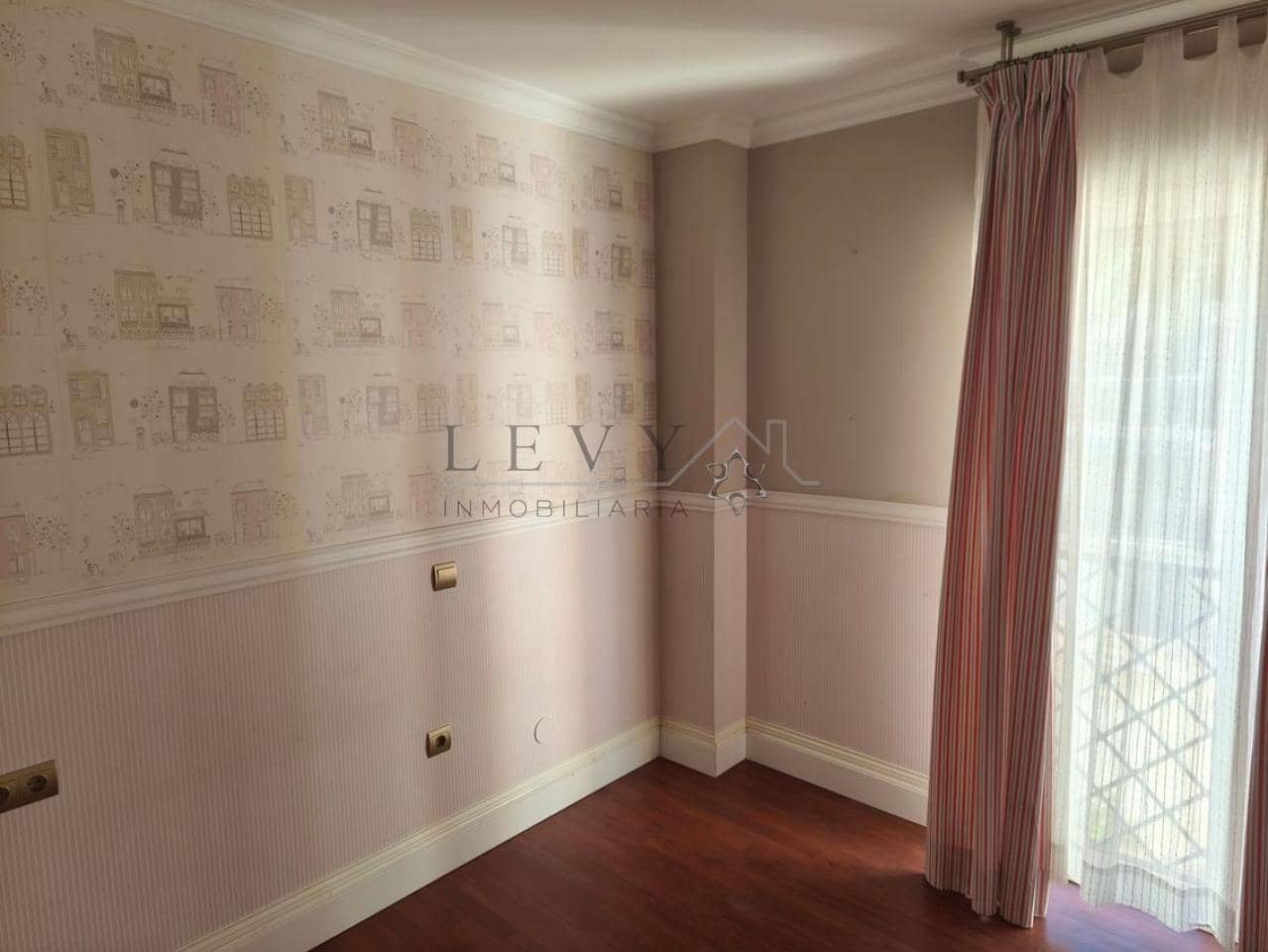 2 slaapkamer Flat te koop in Malaga stad - € 340.000 (Ref: 9583272)