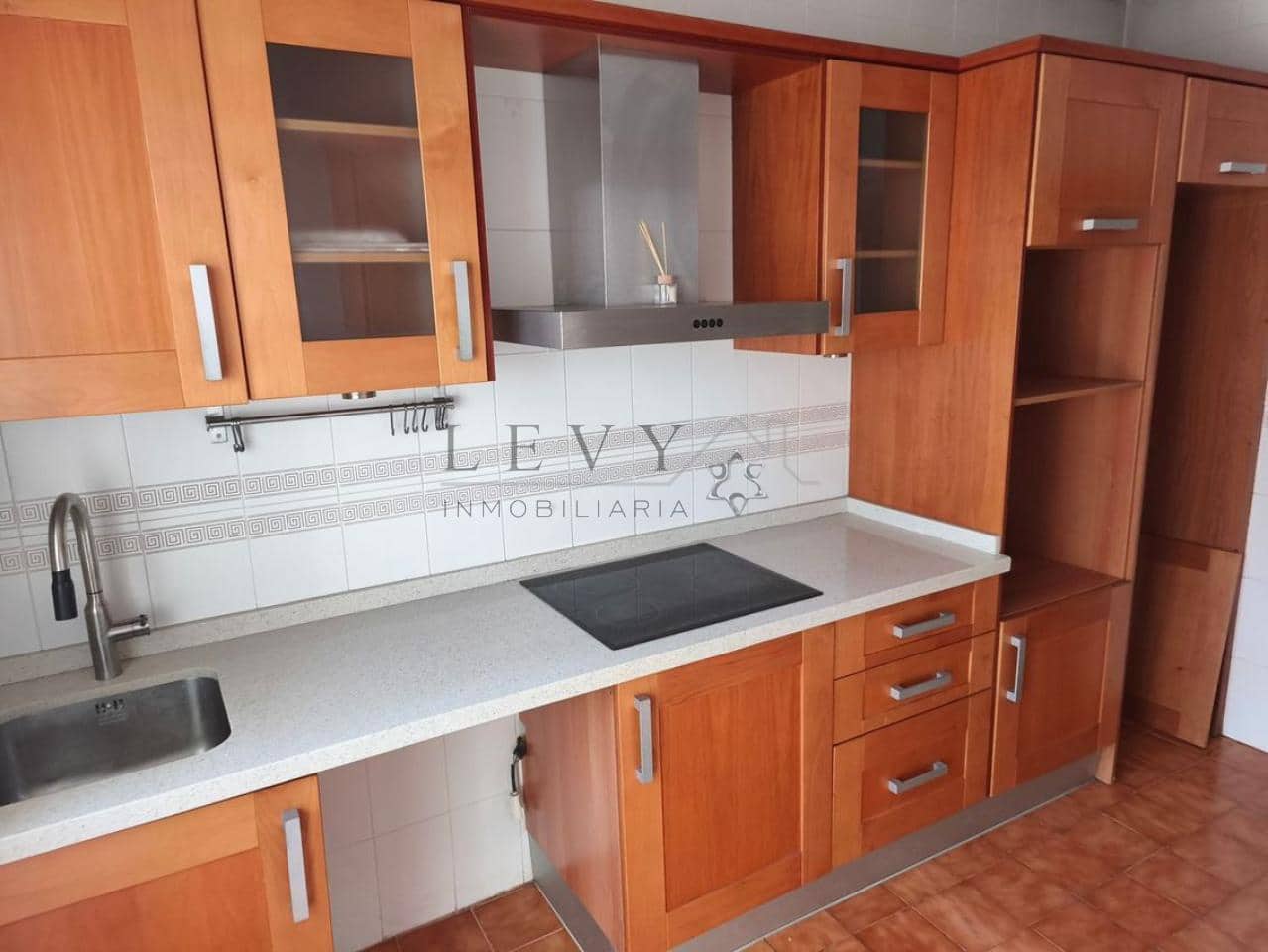 2 slaapkamer Flat te koop in Malaga stad - € 340.000 (Ref: 9583272)