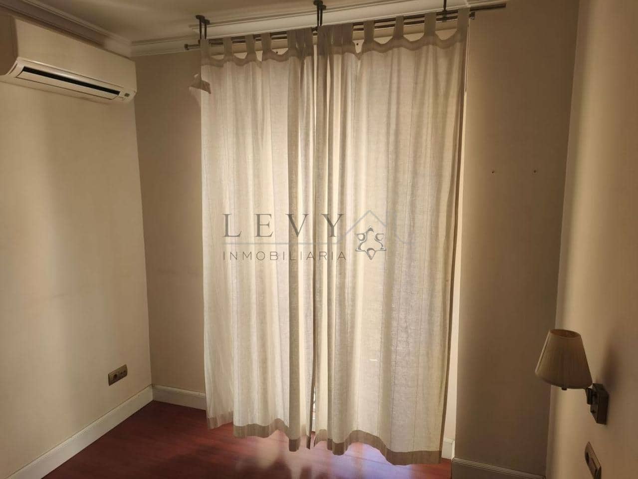 2 slaapkamer Flat te koop in Malaga stad - € 340.000 (Ref: 9583272)