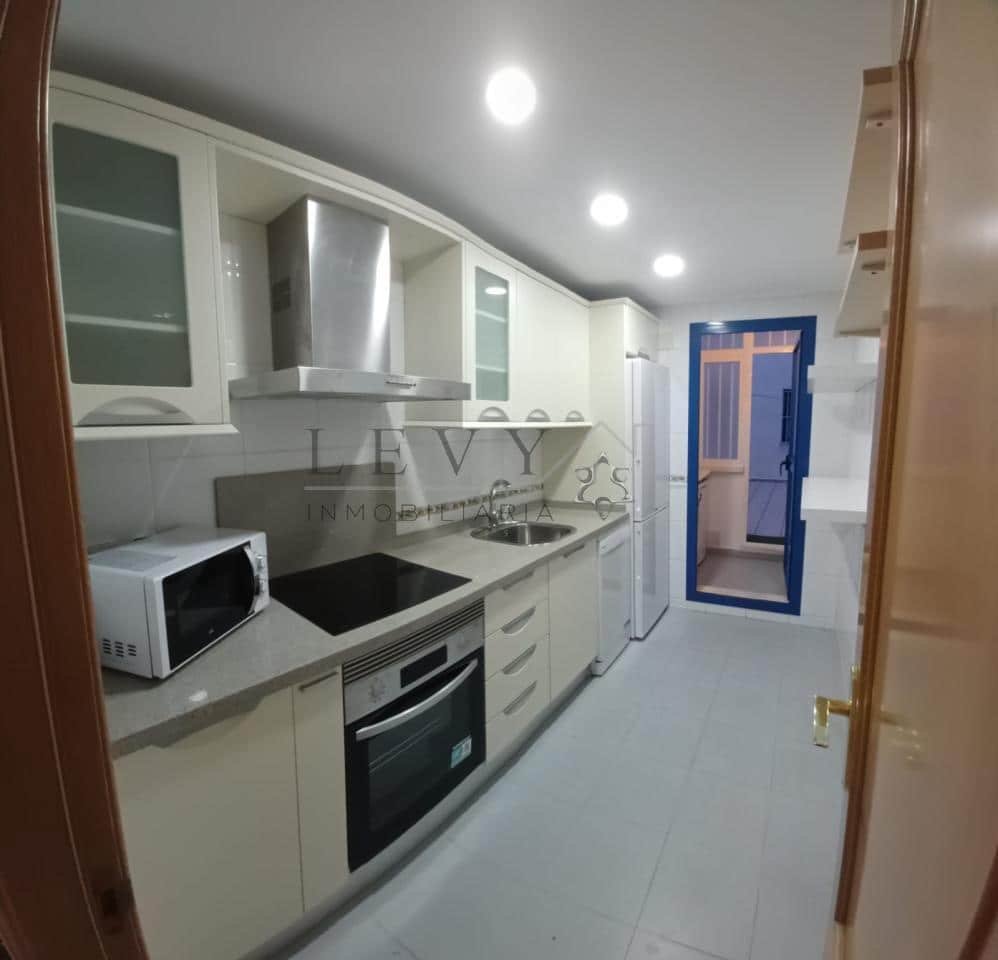 Piso de 2 habitaciones en Málaga ciudad en alquiler - 1.300 € (Ref: 9583273)