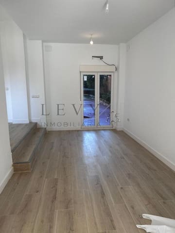 1 sovrum Lägenhet till salu i Cruz del Humilladero, Málaga stad - 185 000 € (Ref: 9583282)