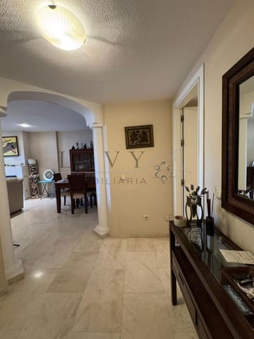 Piso de 2 habitaciones en Río Real, Marbella en venta con piscina garaje - 740.000 € (Ref: 9583288)