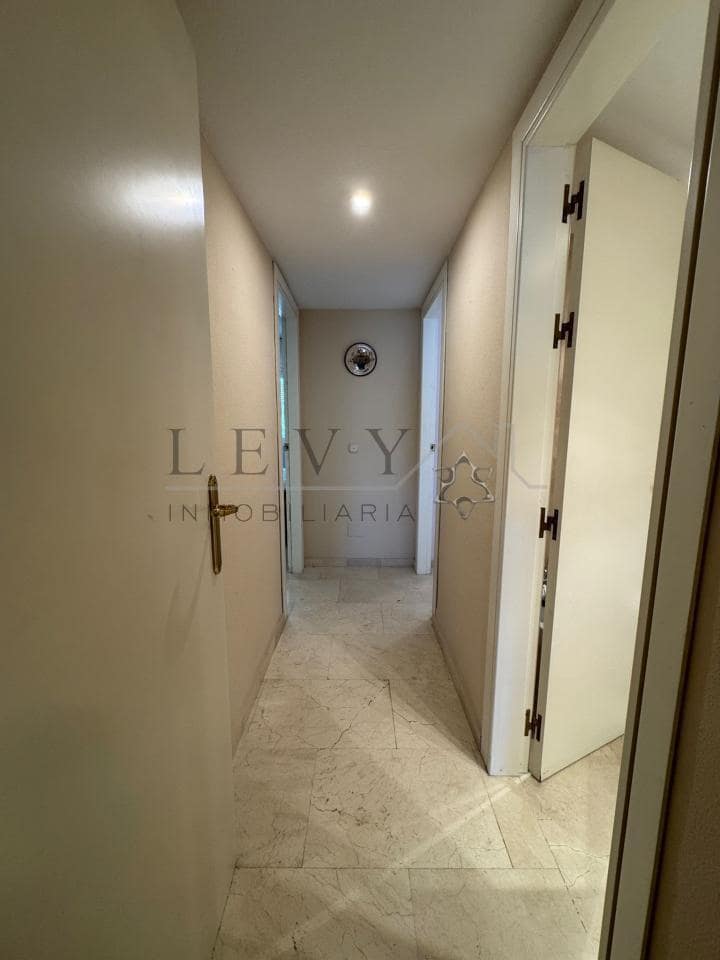 2 bedroom Flat for sale in Rio Real with pool garage - € 740,000 (Ref: 9583288)