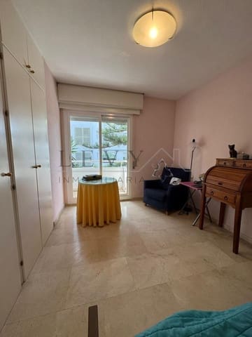 Piso de 2 habitaciones en Río Real, Marbella en venta con piscina garaje - 740.000 € (Ref: 9583288)