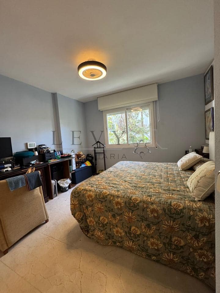 2 bedroom Flat for sale in Rio Real with pool garage - € 740,000 (Ref: 9583288)