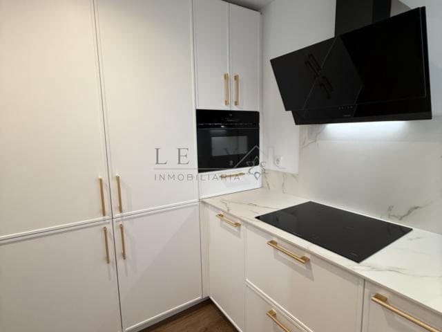 3 sovrum Lägenhet till salu i Cruz del Humilladero, Málaga stad - 423 000 € (Ref: 9583292)