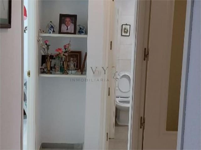 2 slaapkamer Flat te koop in La Trinidad, Málaga stad met garage - € 313.000 (Ref: 9583293)