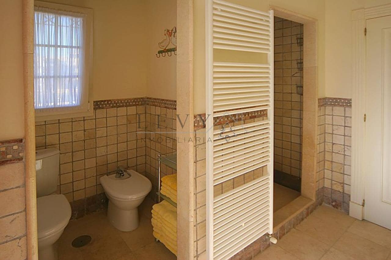 5 chambre Villa/Maison à vendre à Puerto Banus avec piscine garage - 3 000 000 € (Ref: 9583295)