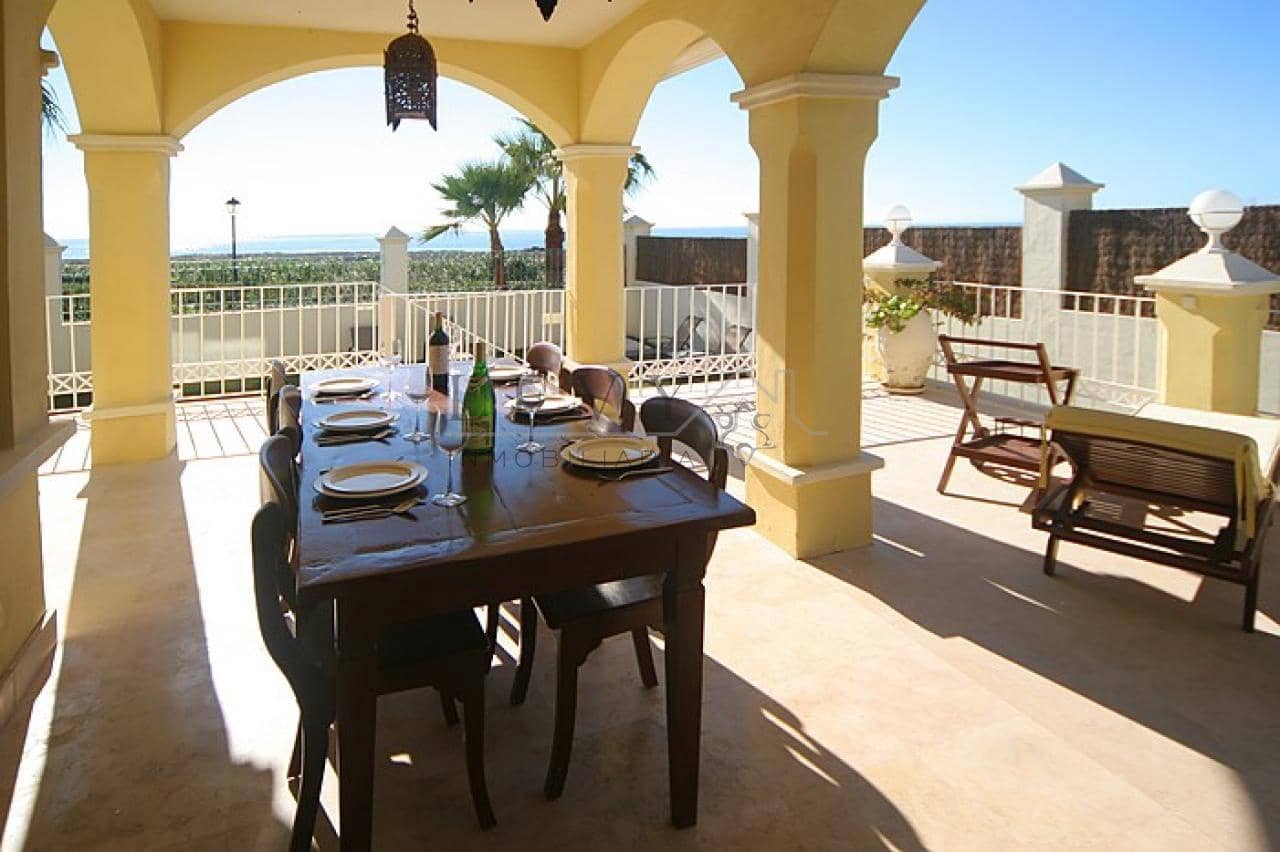 5 chambre Villa/Maison à vendre à Puerto Banus avec piscine garage - 3 000 000 € (Ref: 9583295)