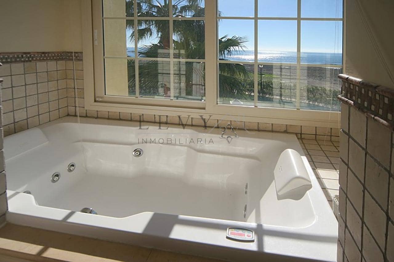 5 chambre Villa/Maison à vendre à Puerto Banus avec piscine garage - 3 000 000 € (Ref: 9583295)