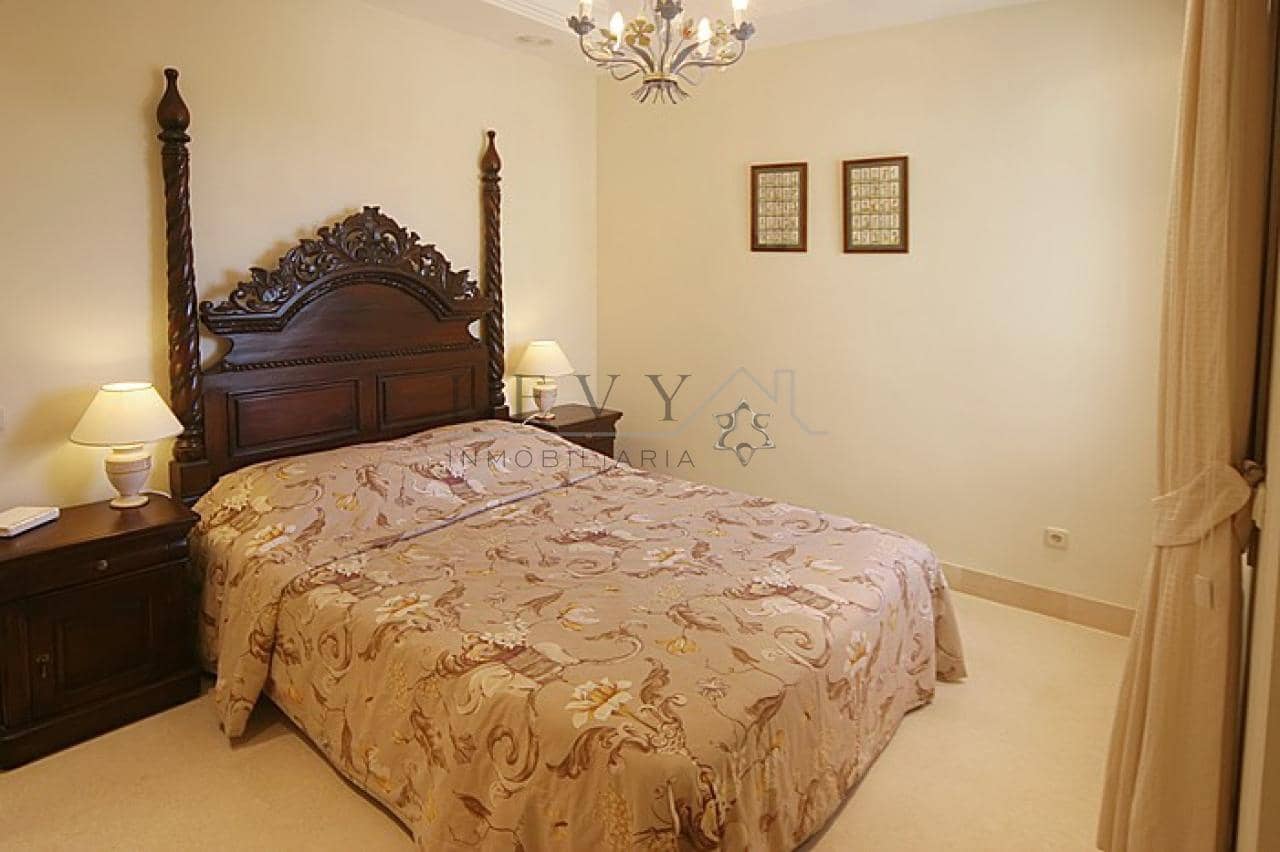 5 chambre Villa/Maison à vendre à Puerto Banus avec piscine garage - 3 000 000 € (Ref: 9583295)