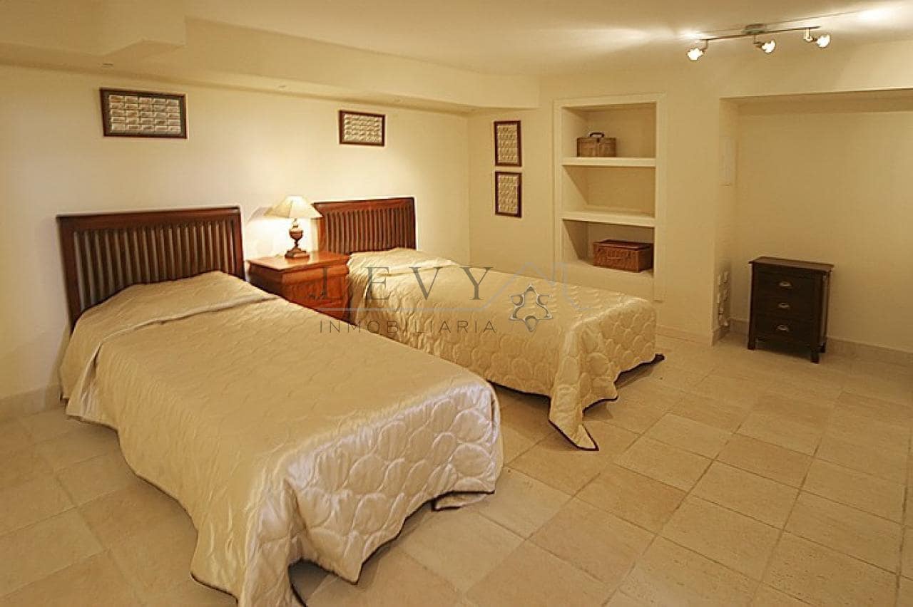 5 chambre Villa/Maison à vendre à Puerto Banus avec piscine garage - 3 000 000 € (Ref: 9583295)