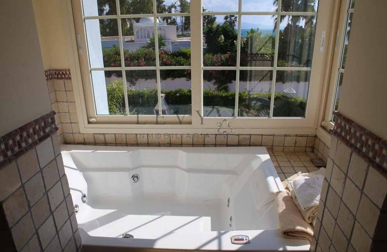 5 soveværelse Villa til salg i Puerto Banus med swimmingpool garage - € 1.916.000 (Ref: 9583296)