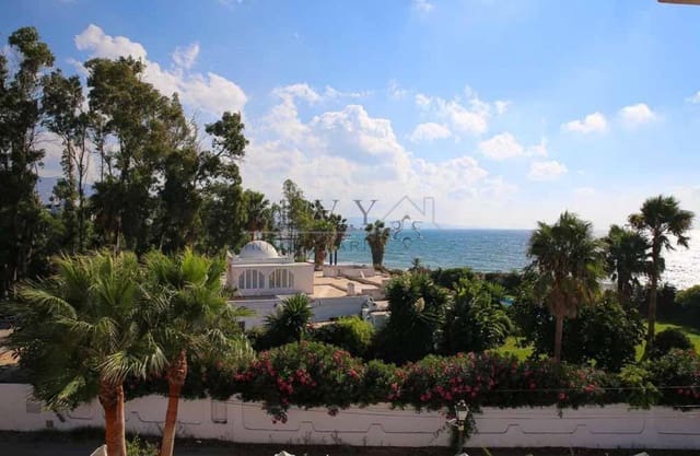 5 soveværelse Villa til salg i Puerto Banus, Marbella med swimmingpool garage - € 1.916.000 (Ref: 9583296)