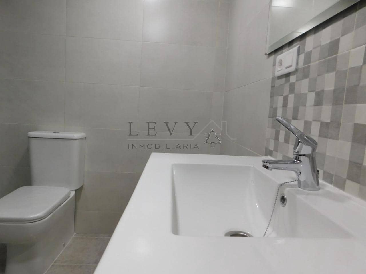 6 soveværelse Byhus til salg i Malaga by - € 636.300 (Ref: 9583298)