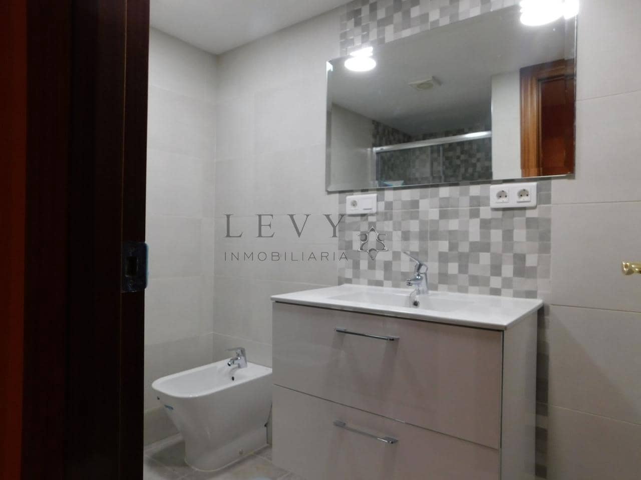 6 soveværelse Byhus til salg i Malaga by - € 636.300 (Ref: 9583298)