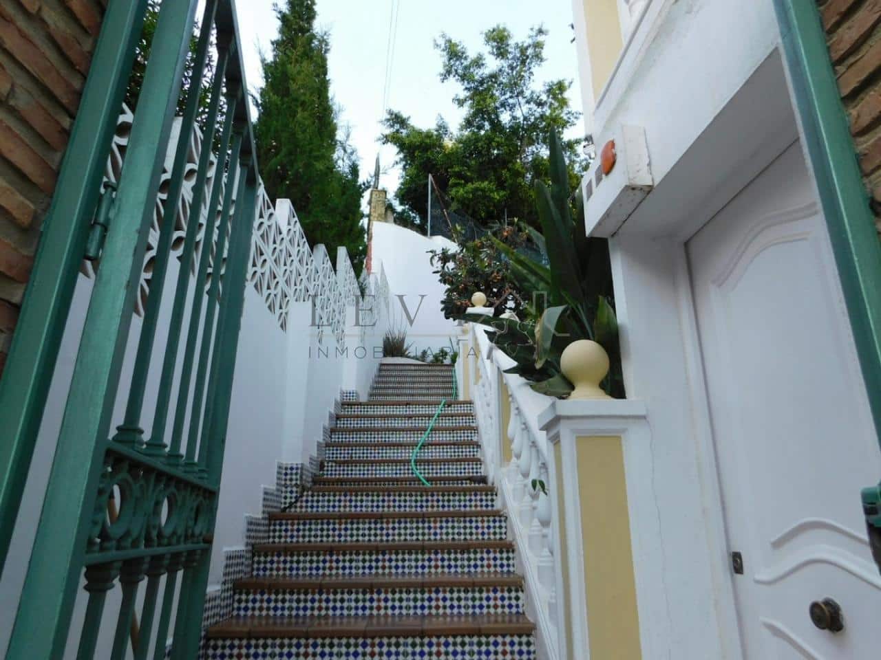 6 soveværelse Byhus til salg i Malaga by - € 636.300 (Ref: 9583298)