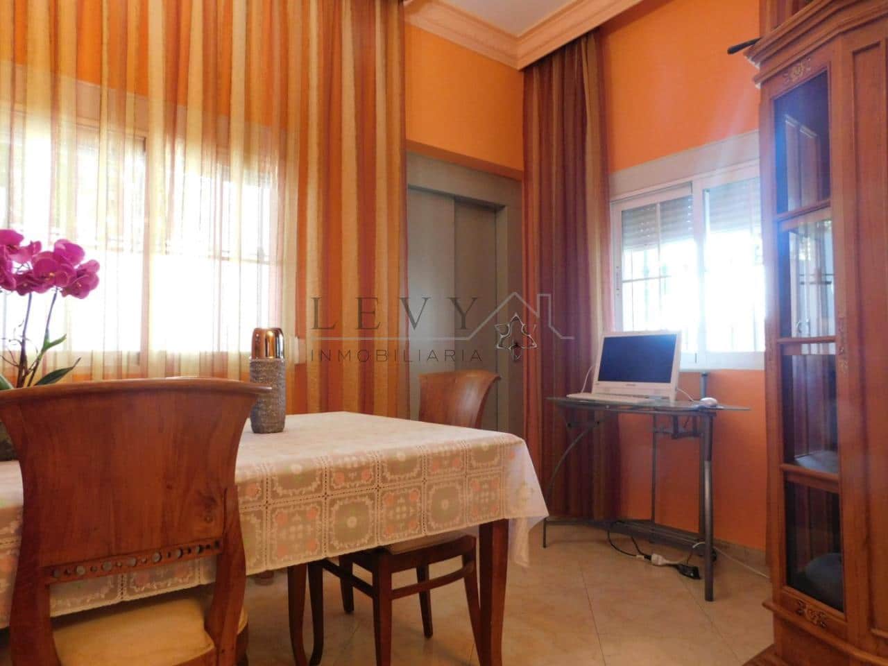 6 soveværelse Byhus til salg i Malaga by - € 636.300 (Ref: 9583298)