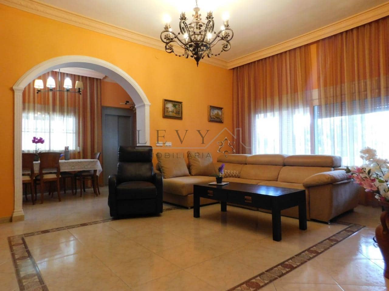 6 soveværelse Byhus til salg i Malaga by - € 636.300 (Ref: 9583298)