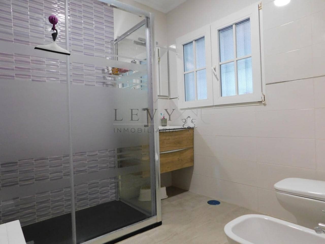 6 soveværelse Byhus til salg i Malaga by - € 636.300 (Ref: 9583298)