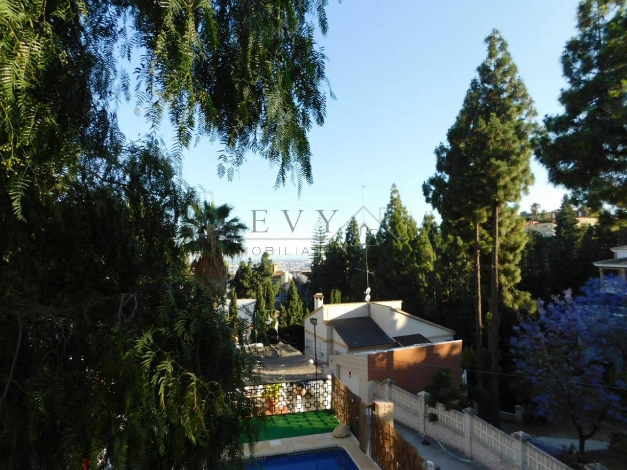 6 soveværelse Byhus til salg i Malaga by - € 636.300 (Ref: 9583298)