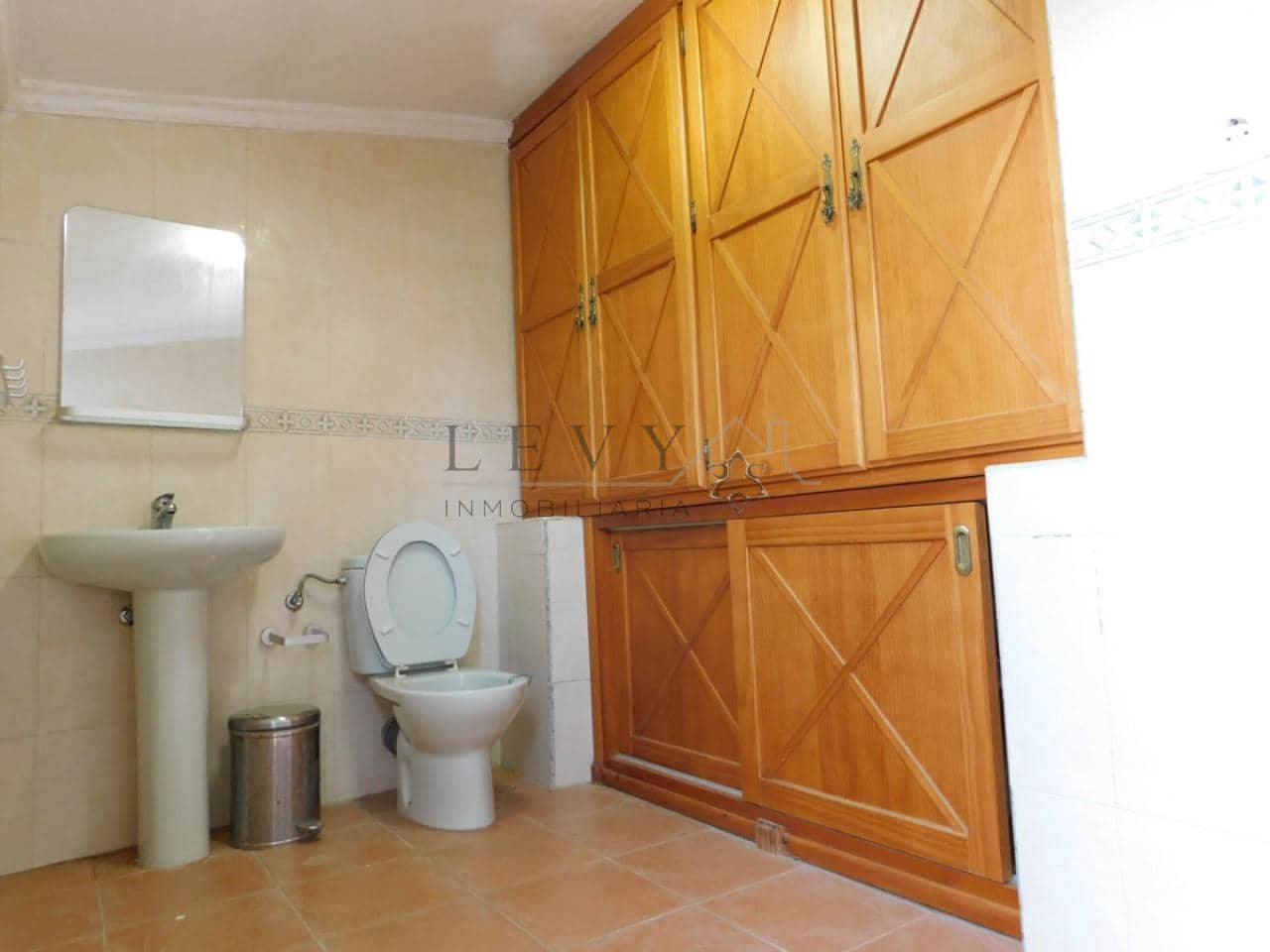 6 soveværelse Byhus til salg i Malaga by - € 636.300 (Ref: 9583298)