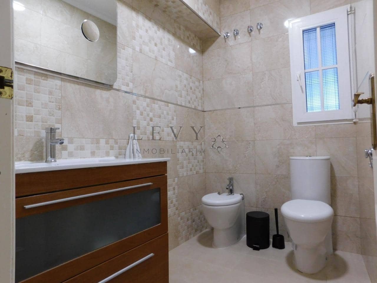 6 soveværelse Byhus til salg i Malaga by - € 636.300 (Ref: 9583298)