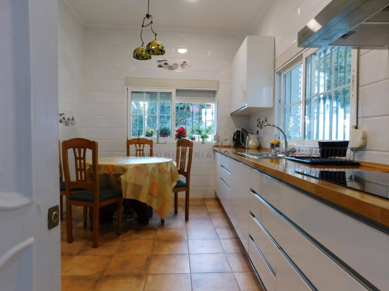 6 soveværelse Byhus til salg i Malaga by - € 636.300 (Ref: 9583298)