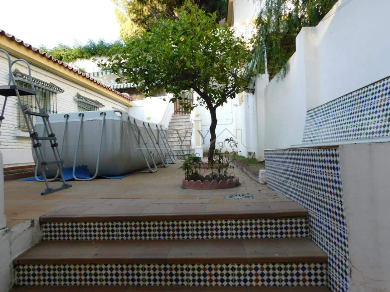 6 soveværelse Byhus til salg i Malaga by - € 636.300 (Ref: 9583298)