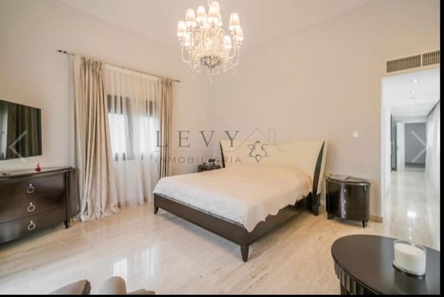 4 chambre Villa/Maison à vendre à Puerto Banus, Marbella avec garage - 3 950 000 € (Ref: 9583300)