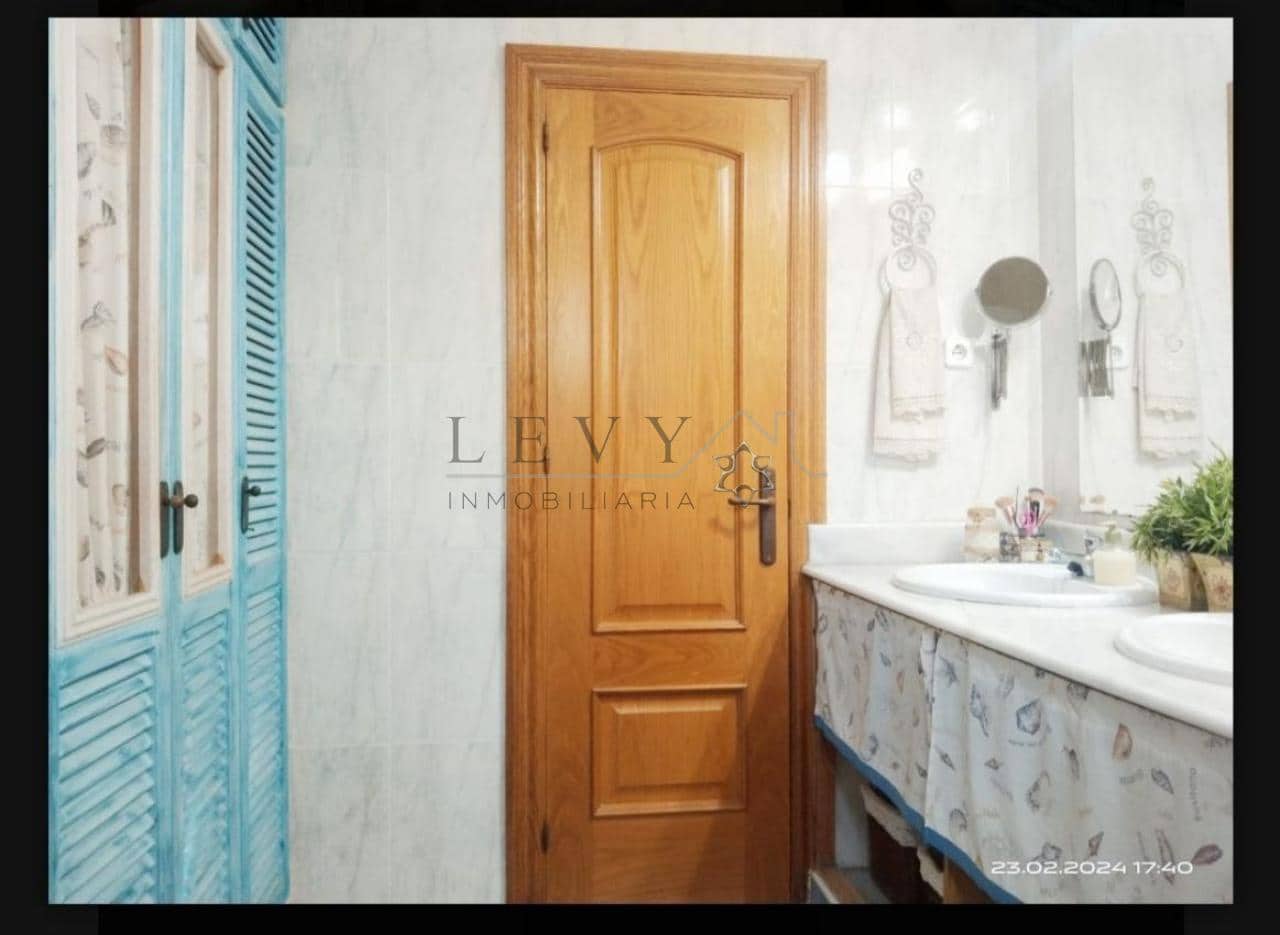 2 soverom Villa til salgs i Malaga by - € 390 000 (Ref: 9583305)