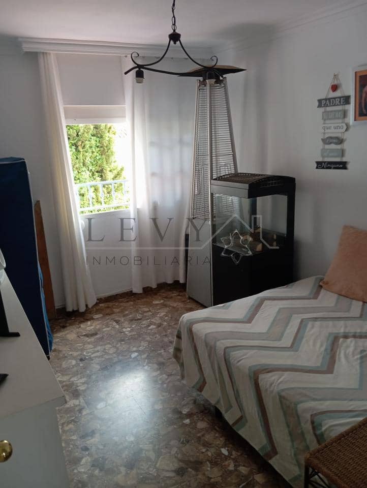 4 makuuhuone Huvila myytävänä paikassa Competa - 530 000 € (Ref: 9583309)