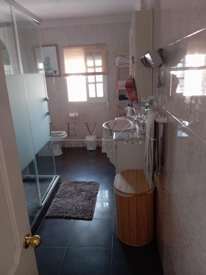 4 makuuhuone Huvila myytävänä paikassa Competa - 530 000 € (Ref: 9583309)