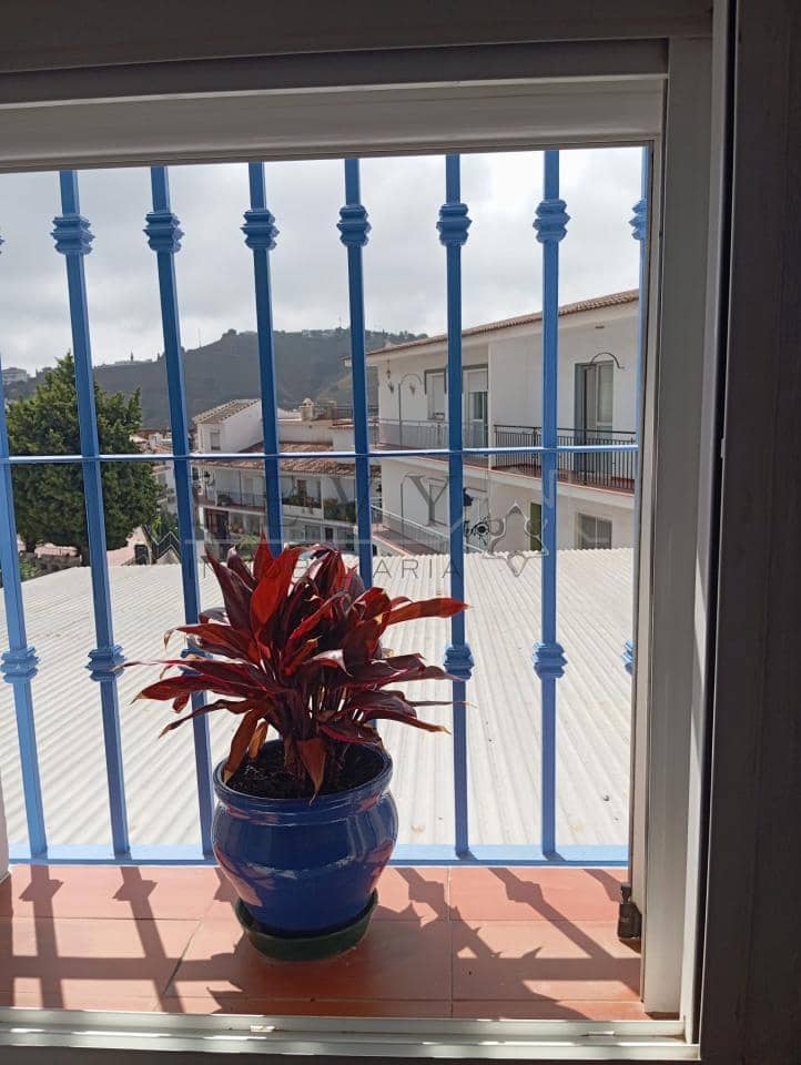 4 makuuhuone Huvila myytävänä paikassa Competa - 530 000 € (Ref: 9583309)