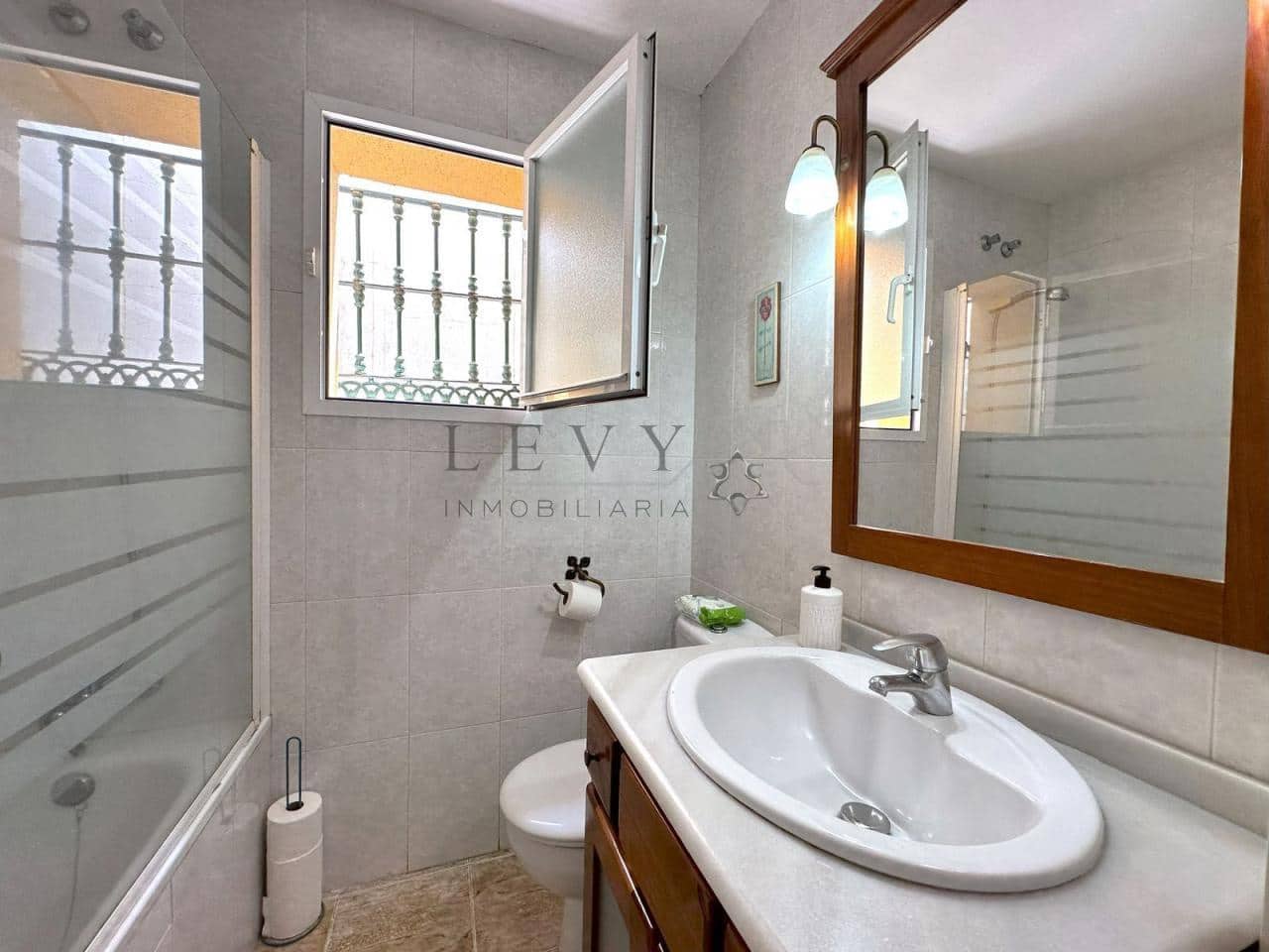 3 Zimmer Villa zu verkaufen in Marbella mit Pool Garage - 520.000 € (Ref: 9583310)