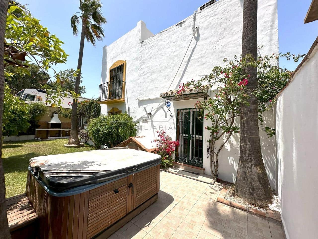 3 Zimmer Villa zu verkaufen in Marbella mit Pool Garage - 520.000 € (Ref: 9583310)