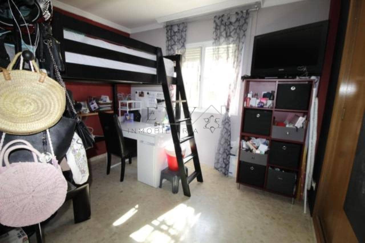 3 soverom Villa til salgs i Malaga by med garasje - € 326 500 (Ref: 9583312)