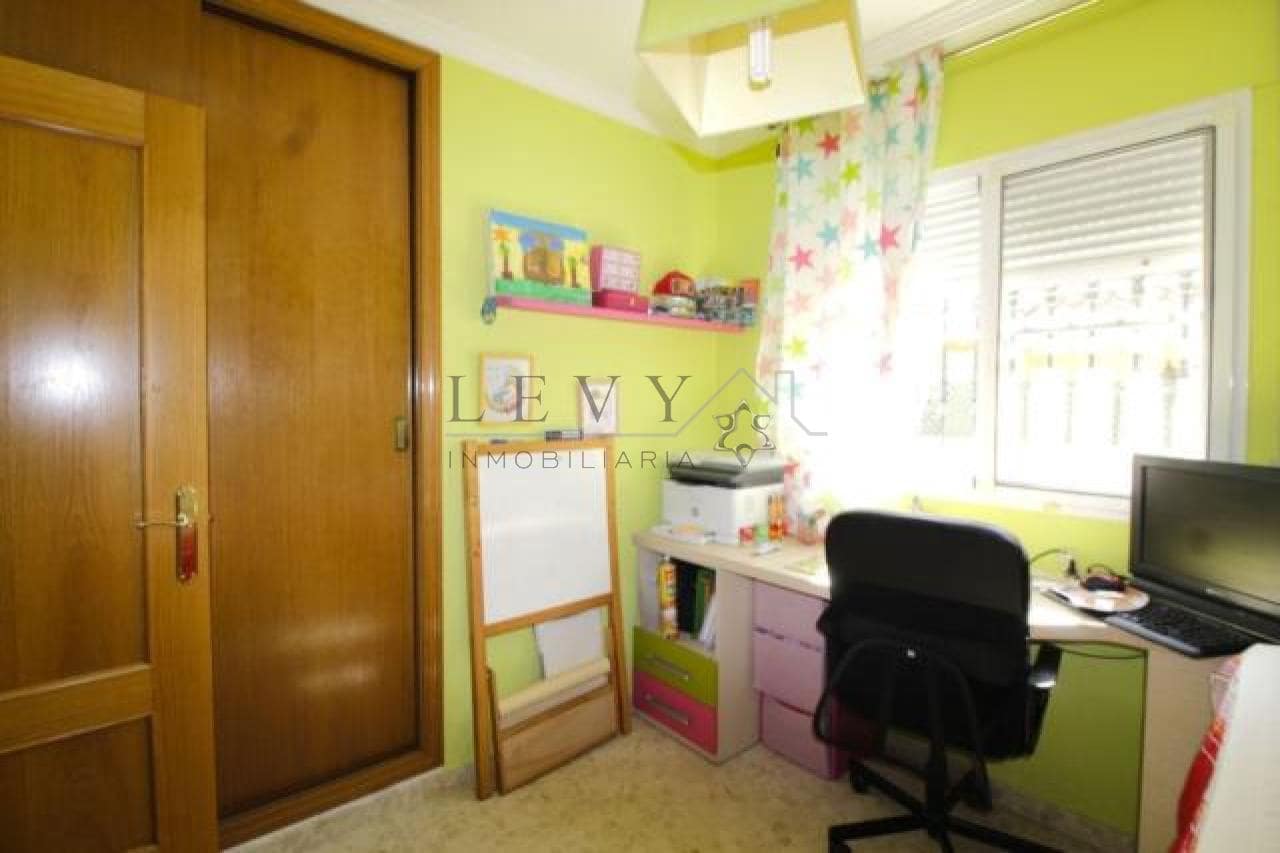 3 soverom Villa til salgs i Malaga by med garasje - € 326 500 (Ref: 9583312)