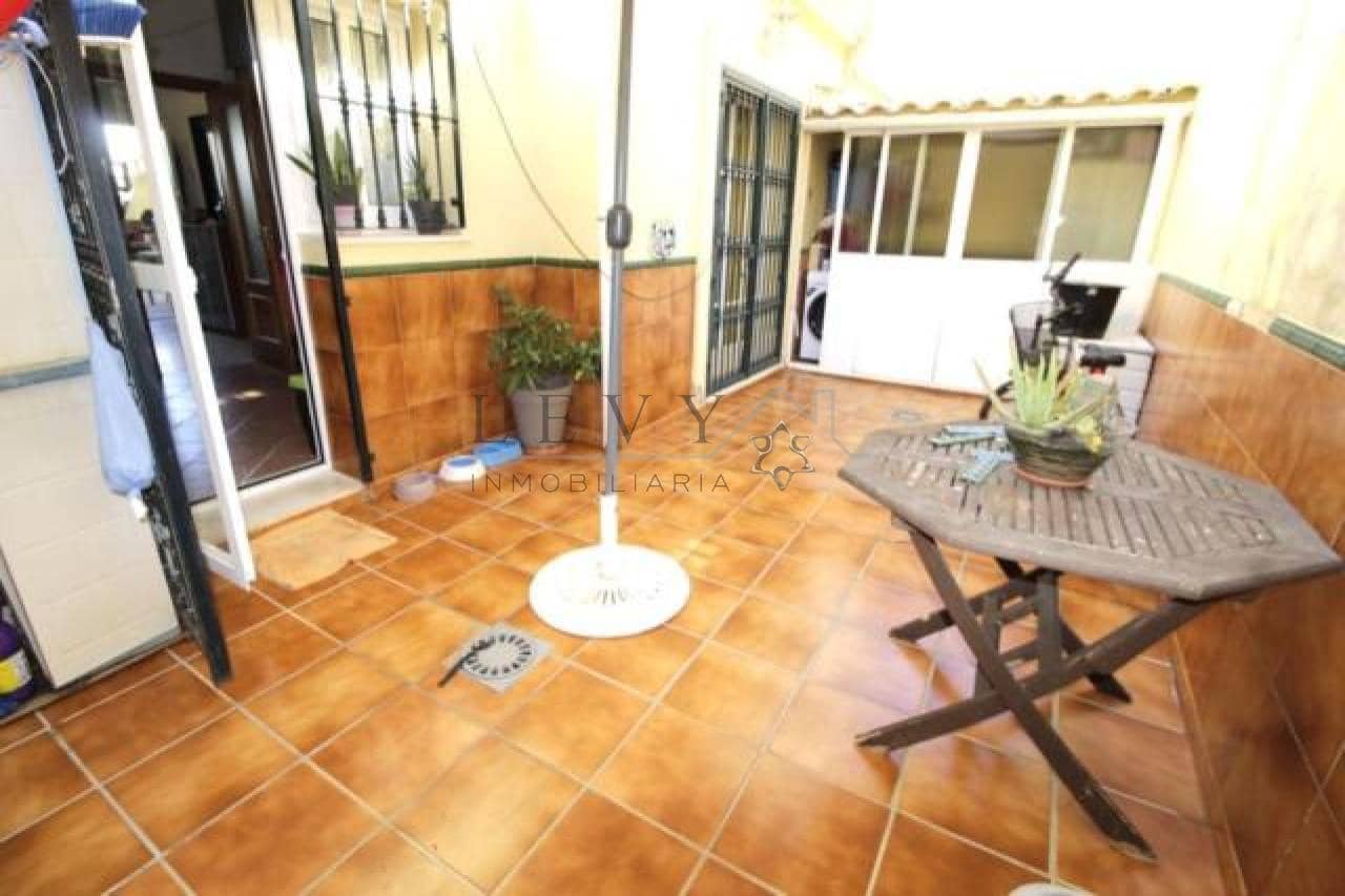 3 soverom Villa til salgs i Malaga by med garasje - € 326 500 (Ref: 9583312)