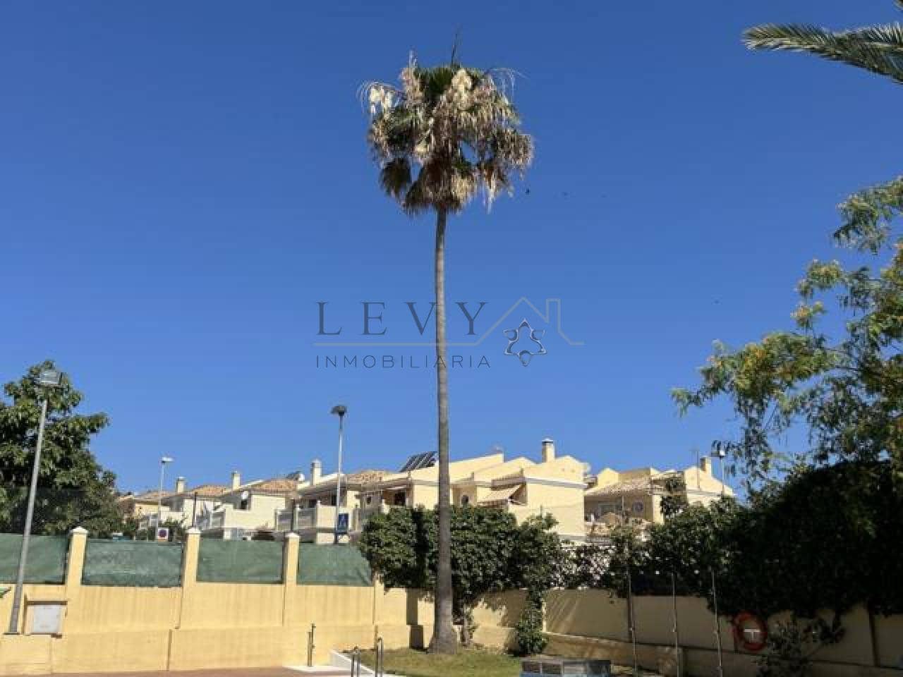 3 soverom Villa til salgs i Malaga by med garasje - € 326 500 (Ref: 9583312)