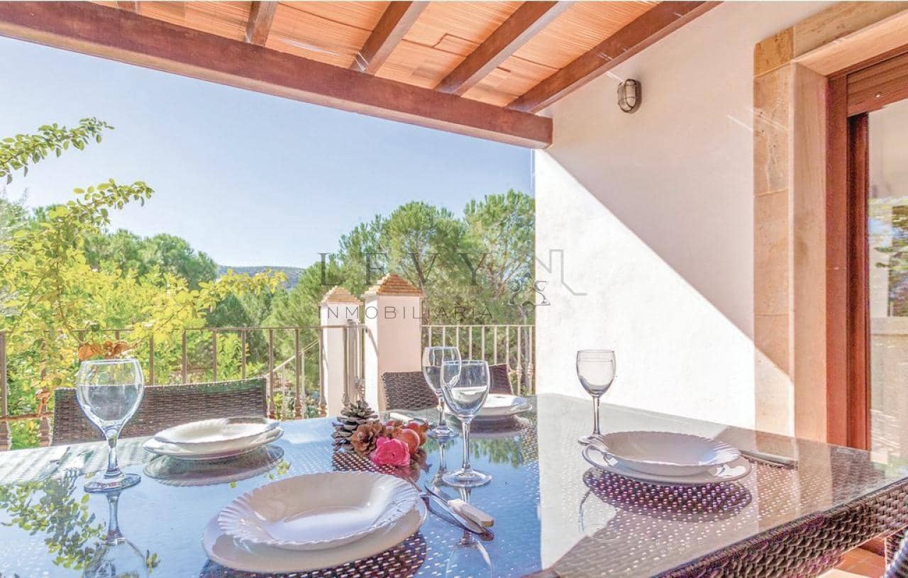 4 bedroom Villa for sale in Cordoba city with pool garage - € 890,000 (Ref: 9583313)