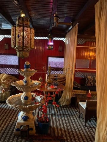 8 bedroom Townhouse for sale in Melilla - € 800,000 (Ref: 9583314)