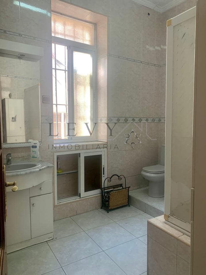 8 bedroom Townhouse for sale in Melilla - € 800,000 (Ref: 9583314)