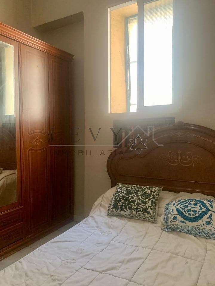 8 bedroom Townhouse for sale in Melilla - € 800,000 (Ref: 9583314)