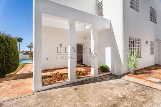 5 Zimmer Villa zu verkaufen in Marbella mit Pool Garage - 2.695.000 € (Ref: 9583316)