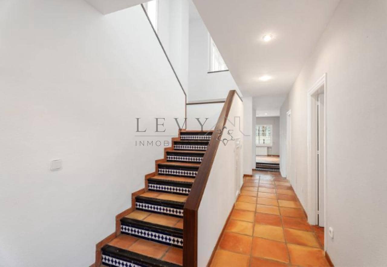 5 Zimmer Villa zu verkaufen in Marbella mit Pool Garage - 2.695.000 € (Ref: 9583316)