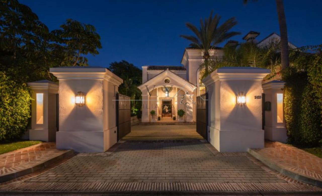 8 quarto Moradia para venda em Guadalmina com piscina garagem - 7 500 000 € (Ref: 9583317)