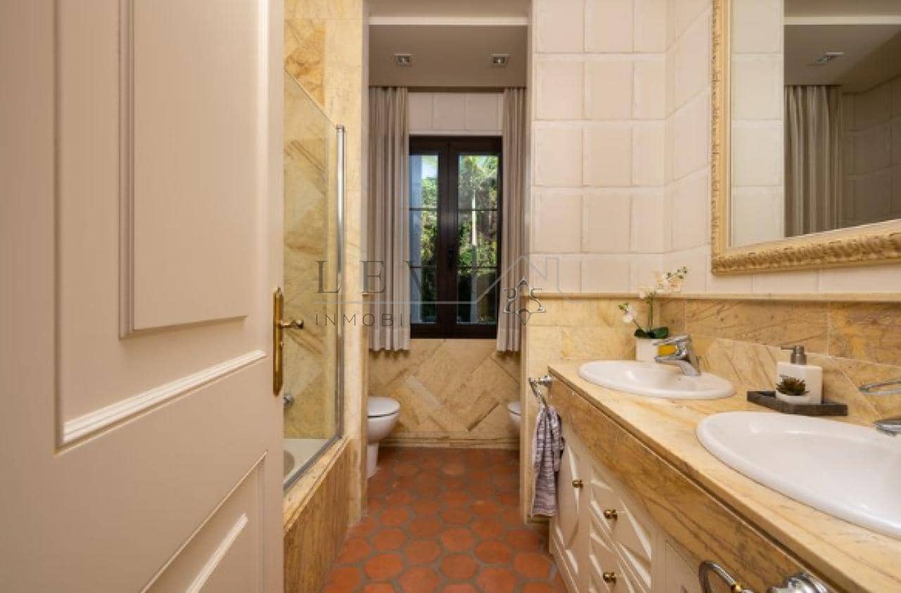 8 quarto Moradia para venda em Guadalmina com piscina garagem - 7 500 000 € (Ref: 9583317)