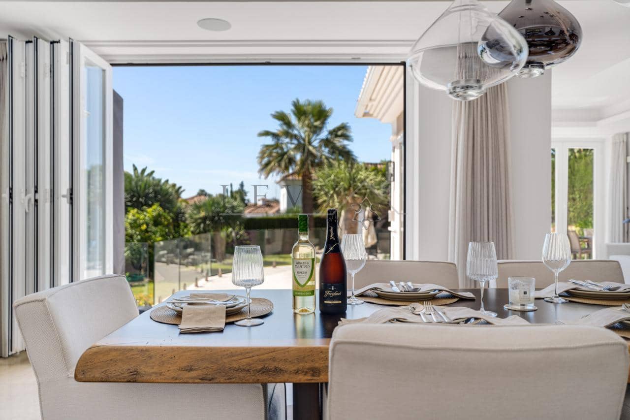 6 bedroom Villa for sale in Nueva Andalucia with pool garage - € 4,250,000 (Ref: 9583321)