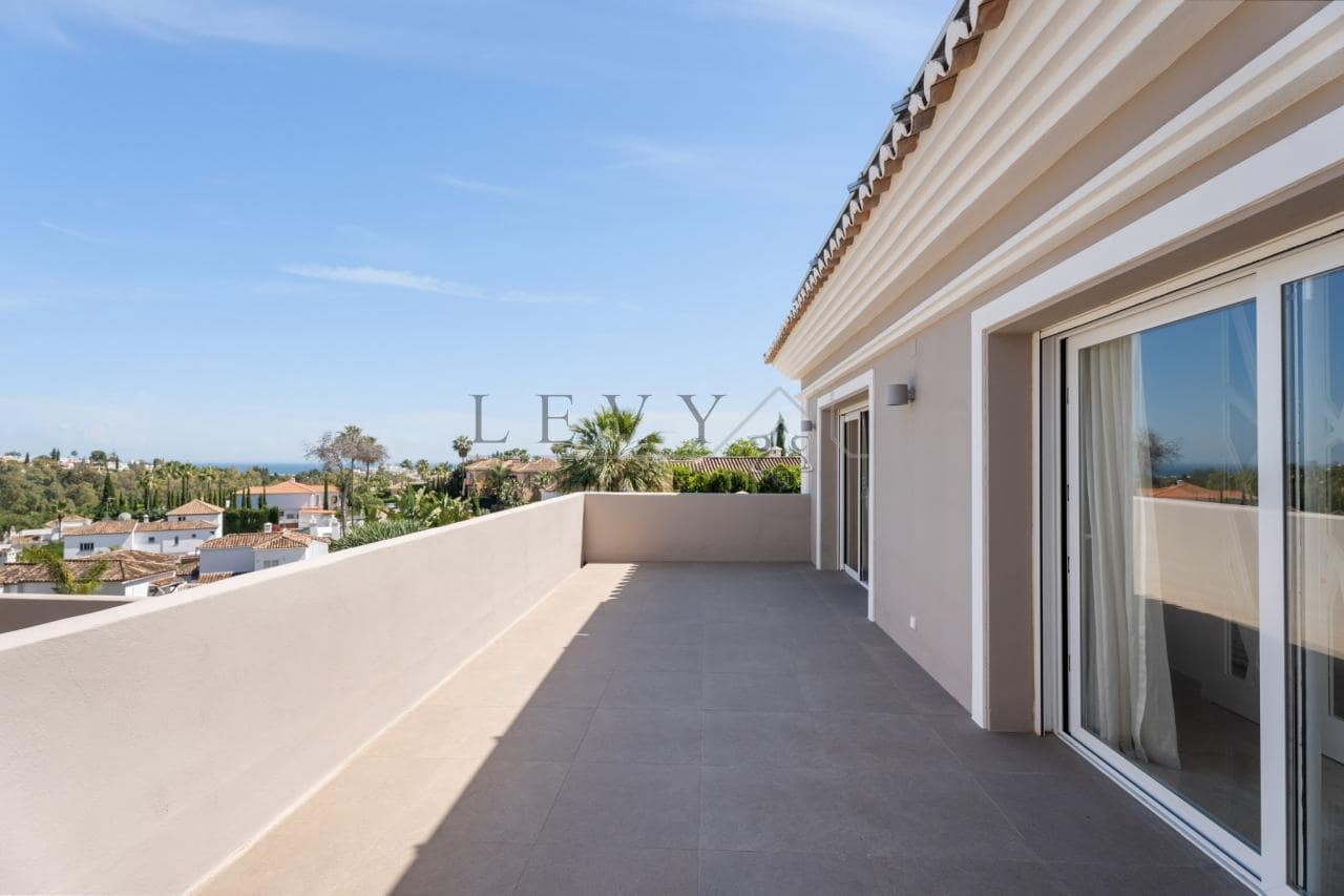 6 bedroom Villa for sale in Nueva Andalucia with pool garage - € 4,250,000 (Ref: 9583321)